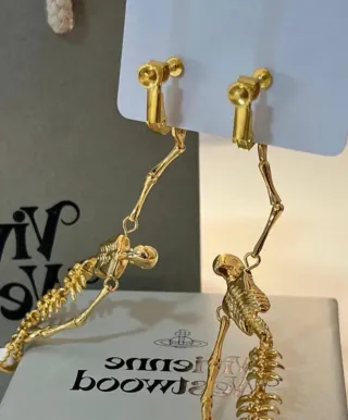 Pendientes Vivienne Westwood Esqueleto Dorado