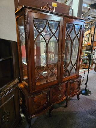 Cristaleira Antiga Estilo Queen Anne