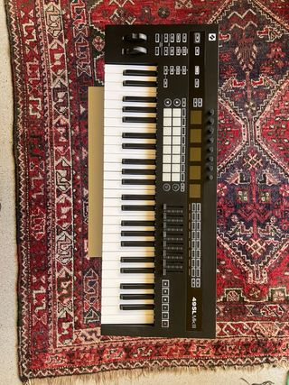Novation 49SL MkIII Controlador MIDI