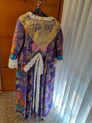 Traje de fallera talla 44 con 2 corpiños