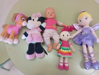 Muñeca de trapo arcoíris