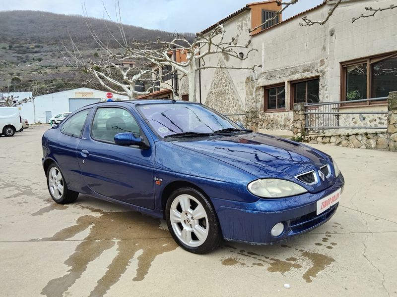 Renault Megane 2001 - foto 1