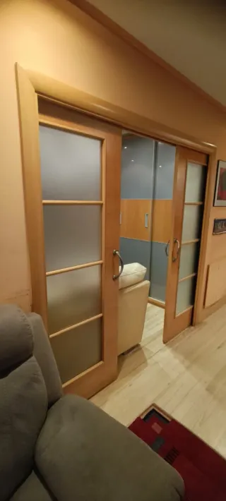 Puertas correderas madera y cristal