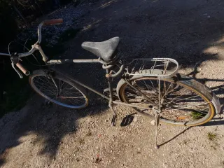 Bicicleta antigua en funcionamiento