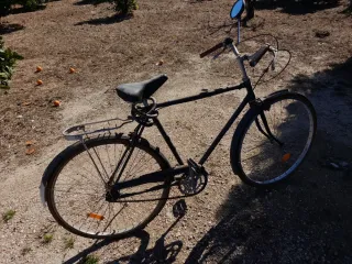 Bicicleta antigua en funcionamiento