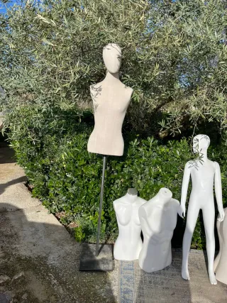 Lote maniquíes escaparate ,se desmontan piernas y