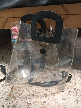 Mochila Transparente Negra con Adorno Rosa