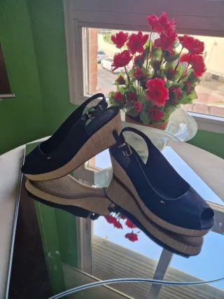 Sandalias cuña Tommy Hilfiger Nueva