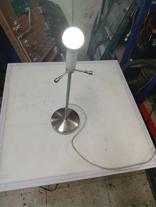 Base para lámpara con portalámparas E14