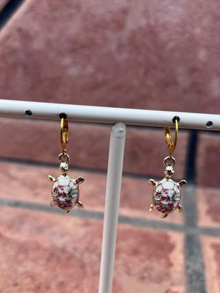Pendientes Tortuga Esmaltada Flores Dorados