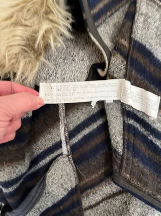 Chaleco invierno con capucha y pelo