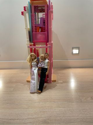 Casa Barbie Grande Pieghevole + Barbie, Ken e figlia