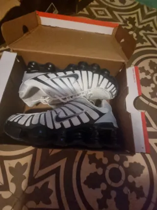 Nike Shox Venom Plata/Blanco Talla 42