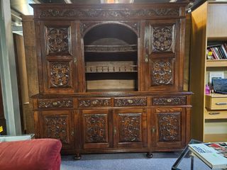 Móvel antigo madeira maciça trabalhado