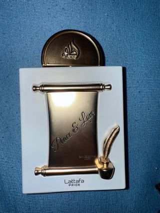 Perfume Lattafa Peace & Love Dorado