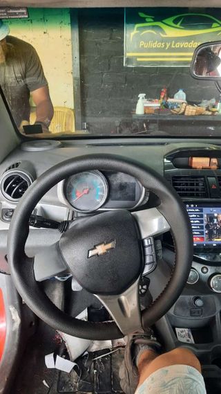 Tapizado de volantes de coche en Malaga