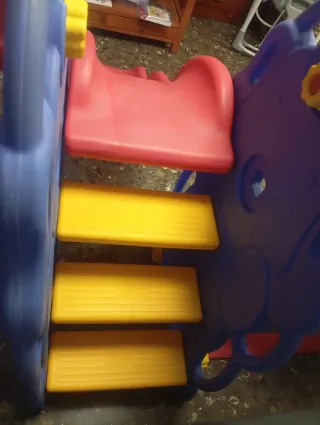 Parque infantil columpio ,tobogán y canasta