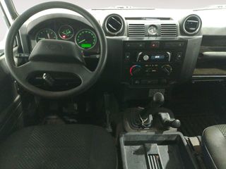 Land-Rover Defender SE Station Wagon