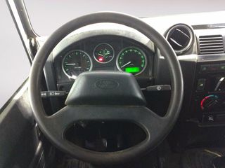 Land-Rover Defender SE Station Wagon