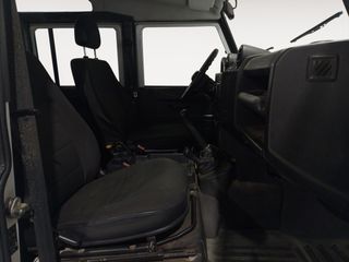 Land-Rover Defender SE Station Wagon