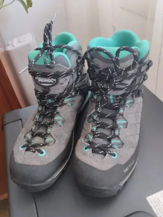 Botas mujer Montaña impermeables