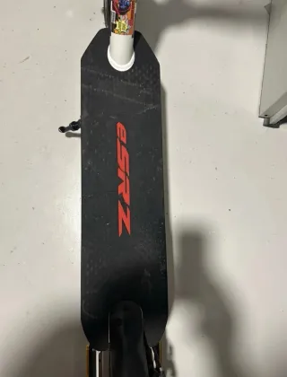 Patinete Eléctrico Aprilia ESRZ