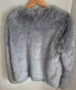 Abrigo pelo Bershka gris