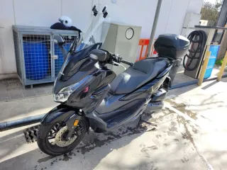 Honda Forza 125cc Negra Automática
