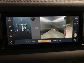 LAND-ROVER Defender 2.0 D240 SD4 110 Auto 4WD