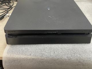 Consola PlayStation 4 Slim Negra