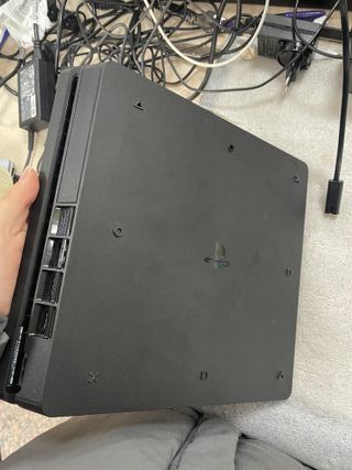 Consola PlayStation 4 Slim Negra