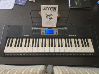 Teclado Electrónico MAX Rhapsody61L Pack