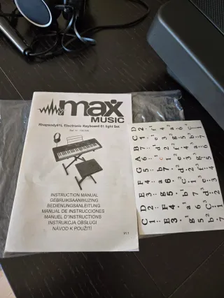 Teclado Electrónico MAX Rhapsody61L Pack