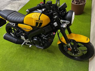 Yamaha XSR 125 Negra y Amarilla