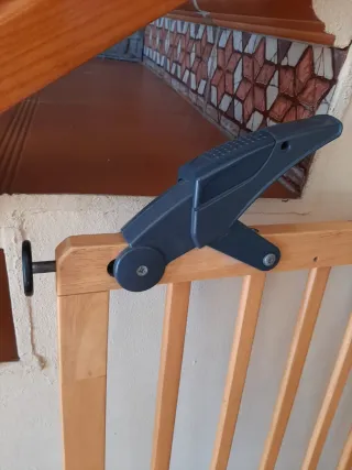 Barrera seguridad infantil madera ajustable