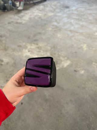 Tirador Maletero Seat León Mk3 Morado