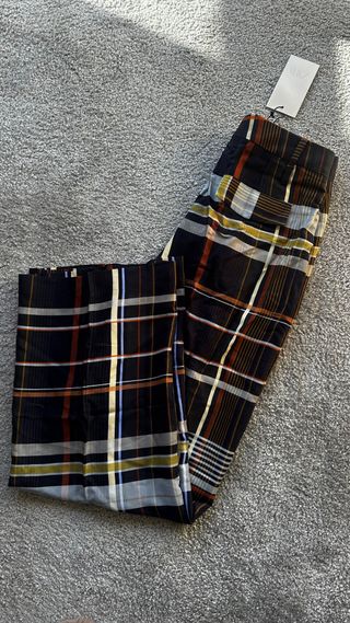 Pantalones cuadros Zara