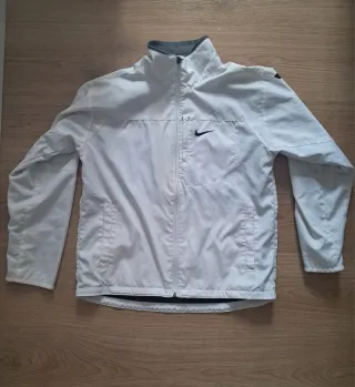Chaqueta Nike Blanca y Gris