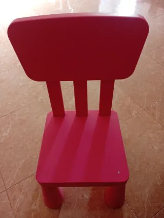 2 Sillas infantiles rosa, se venden juntas por 10e