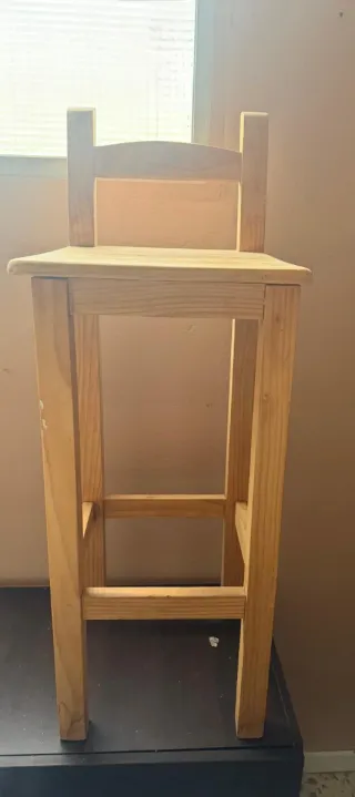 Taburete de madera alto para pintar