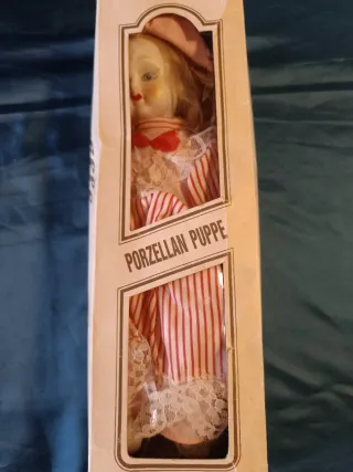 Porzellan Puppe 36cm con vestito