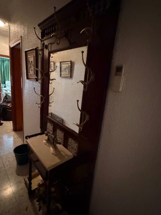 Mueble recibidor antiguo madera y mármol