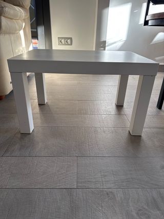 Mesita auxiliar blanca