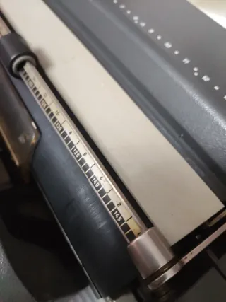 Máquina de escribir Olivetti Línea 98