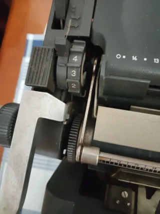 Máquina de escribir Olivetti Línea 98