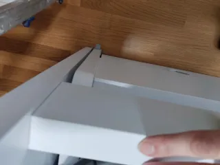 Cama nido compacta blanca y 2 estanterias