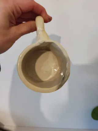 Caneca cerâmica artesanal pintada à mão