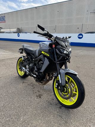 Yamaha MT-09 2017 Gris/Amarillo