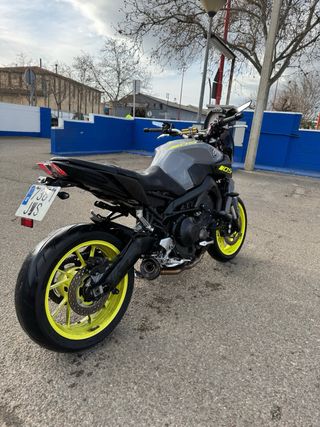 Yamaha MT-09 2017 Gris/Amarillo