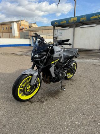 Yamaha MT-09 2017 Gris/Amarillo